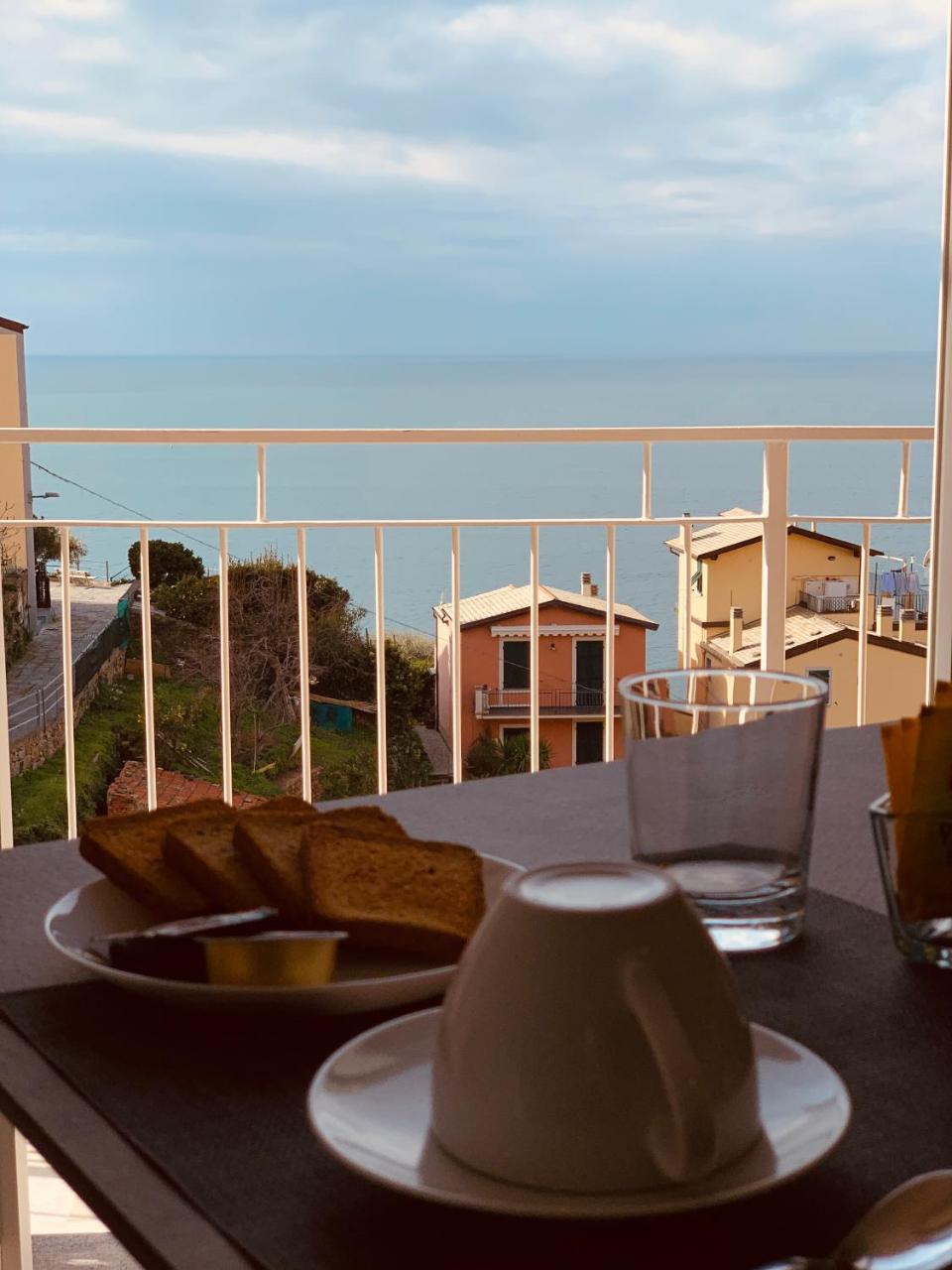 Готель Cinque Terre Coast To Coast Ріомаджоре Екстер'єр фото