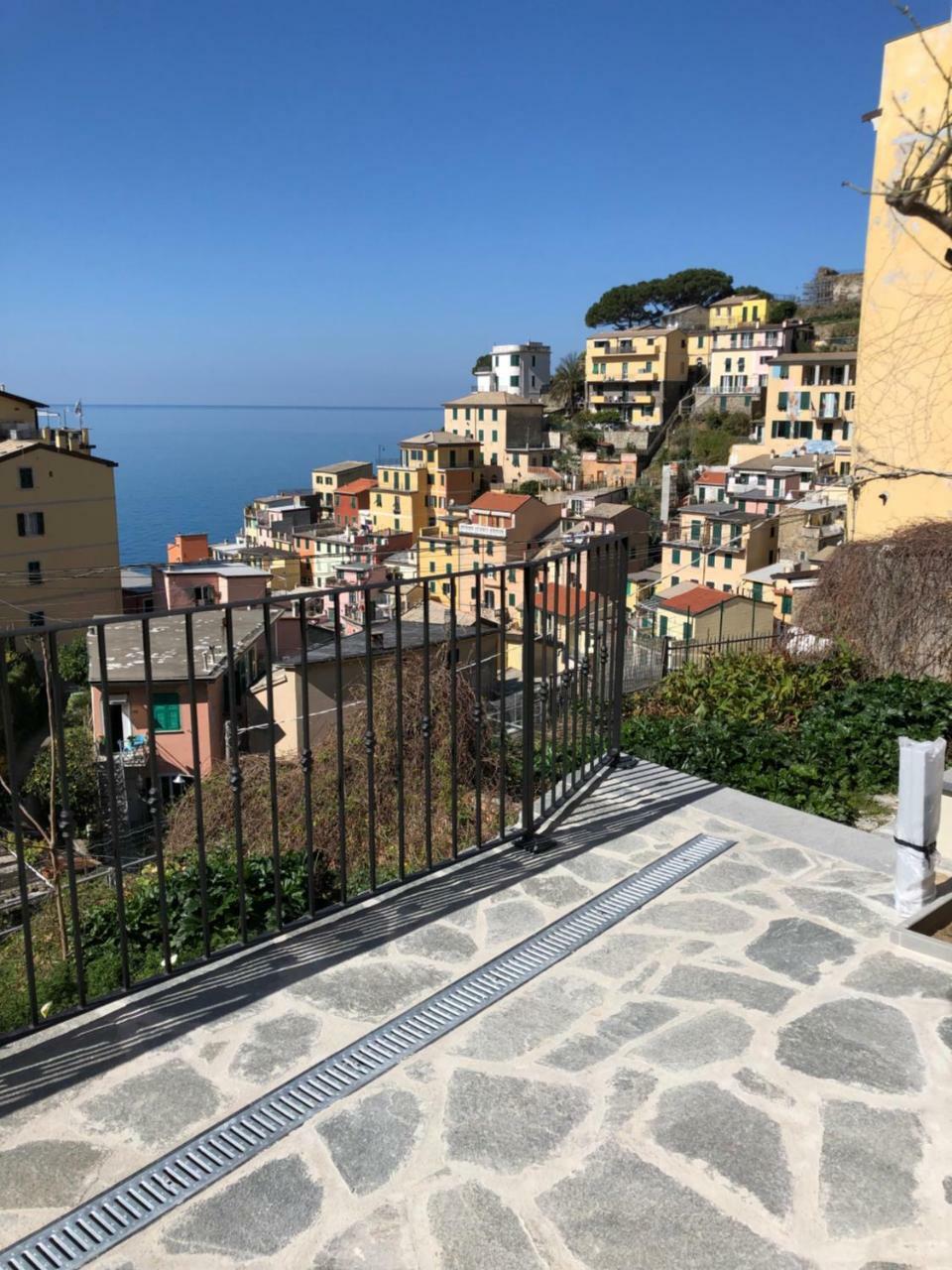 Готель Cinque Terre Coast To Coast Ріомаджоре Екстер'єр фото
